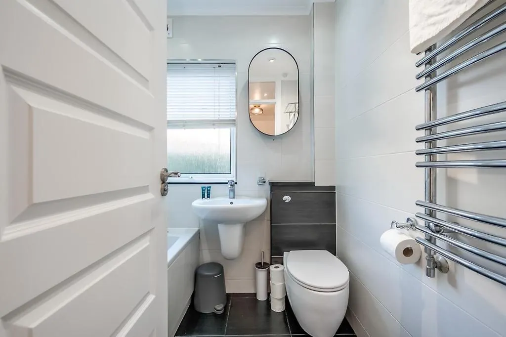 Central Belfast Apartments, Salisbury 0*,  United Kingdom