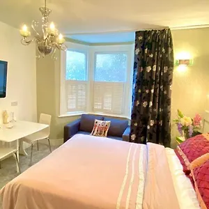 modern-and-cosy-studio-flat.brighton-hotels-england.com/